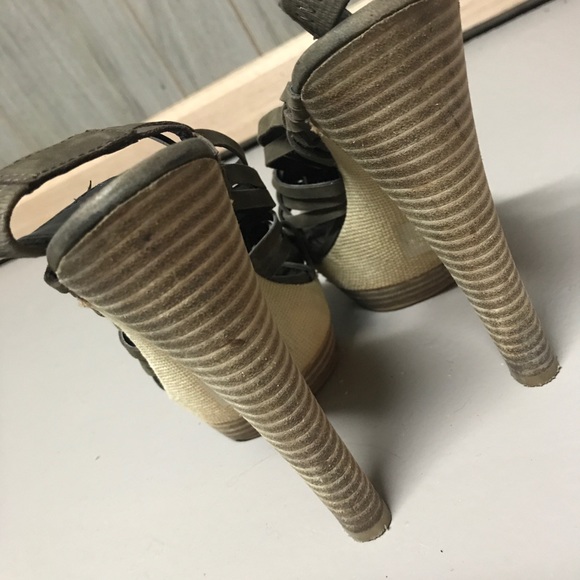 Colin Stuart Heels size 7 - Picture 3 of 5